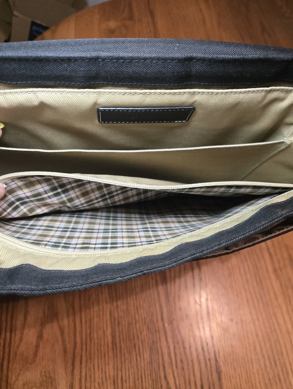 Boconi Tyler Tumbled Slim Black Mail Messenger Bag Leather